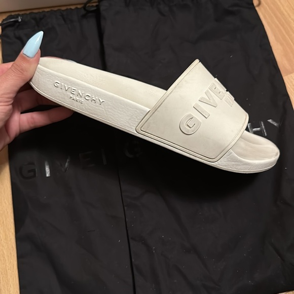 Givenchy Pool Slides - Picture 6 of 10
